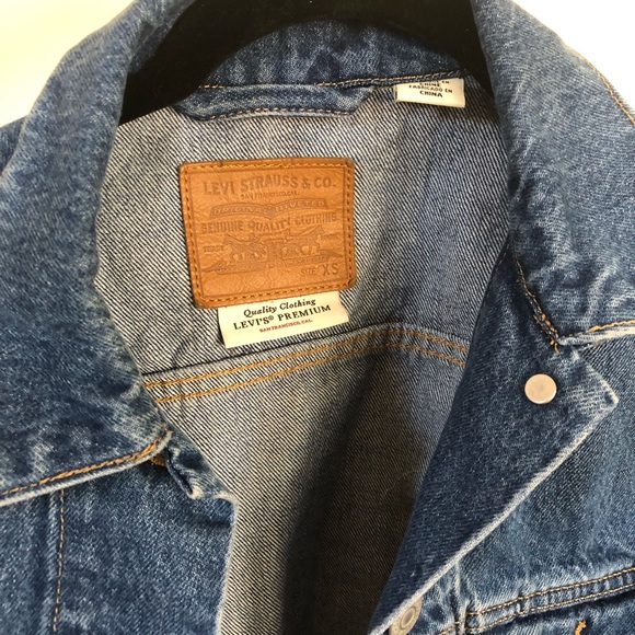 Vintage Levi’s cropped jean jacket - Picture 4 of 7